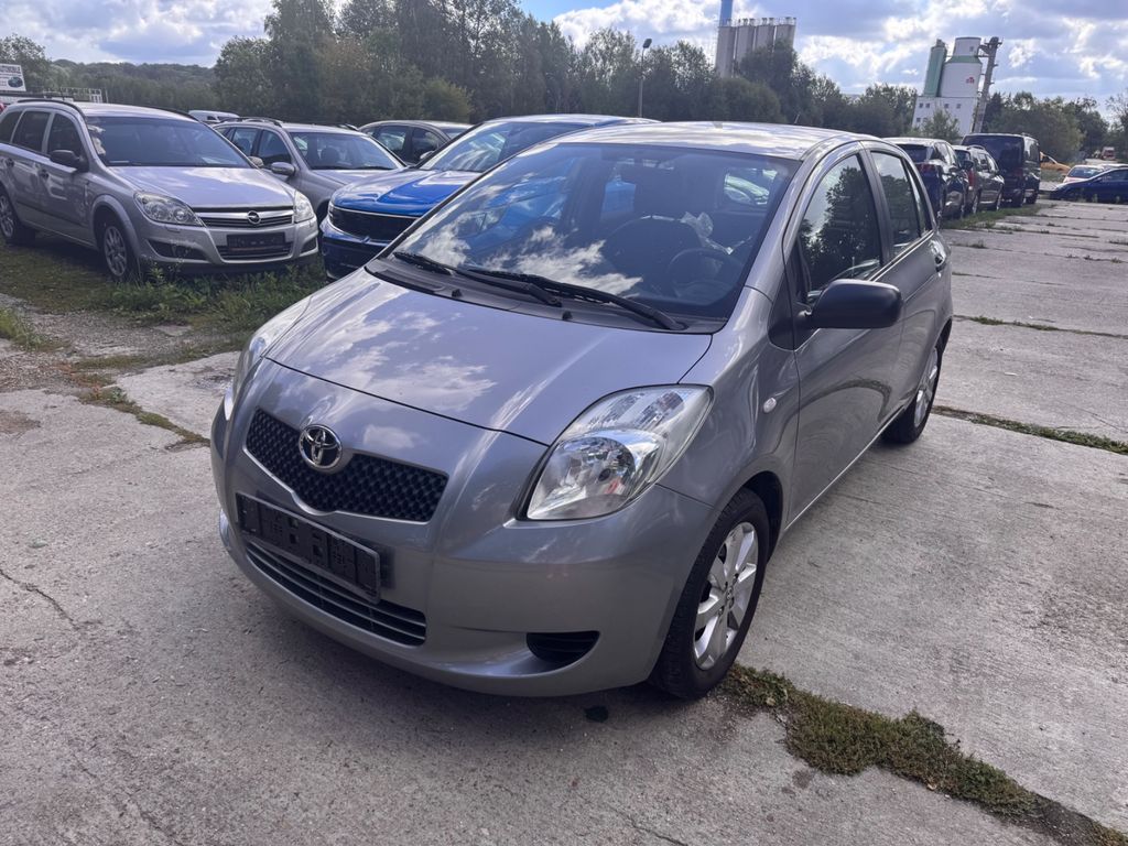 Bild des Angebotes Toyota Yaris 1,3-l-VVT-i Executive MultiMode-Getriebe
