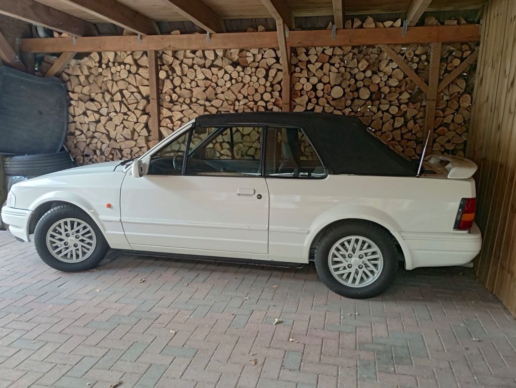 Ford Escort 1.6 XRI Caprio