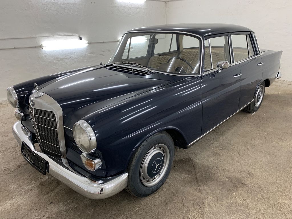 Bild des Angebotes Mercedes-Benz 200 D 2.0 W110 Heckflosse