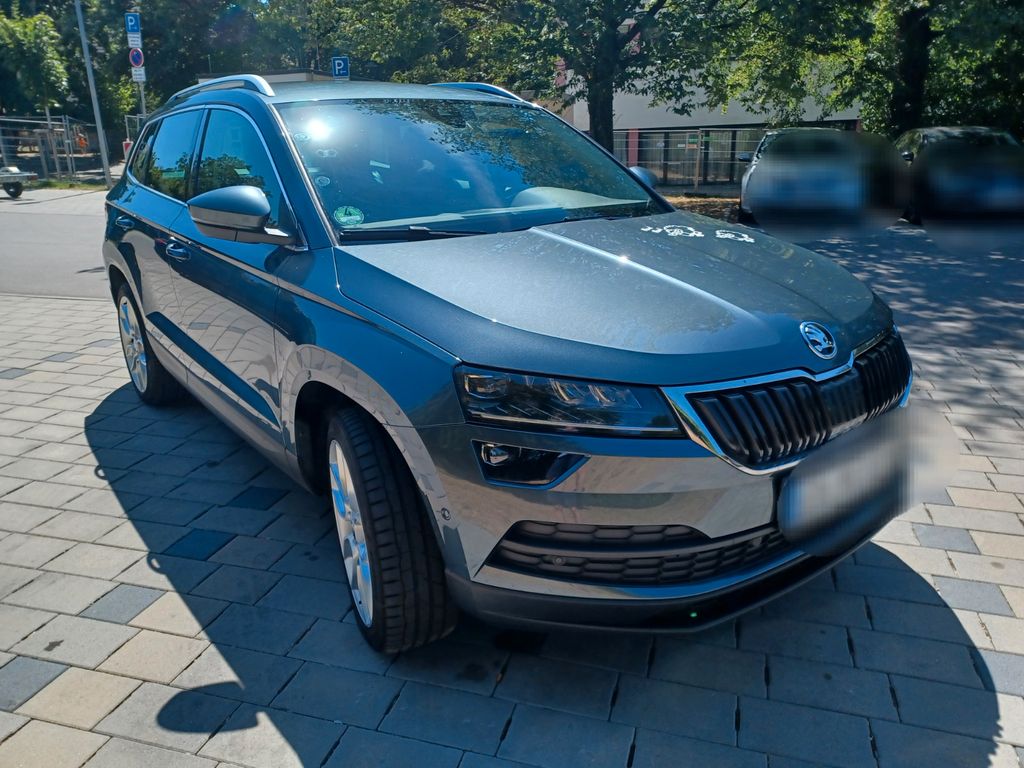 Bild des Angebotes Skoda Karoq 2.0l TDI DSG 4x4 STYLE *VarioFlex, STHZ