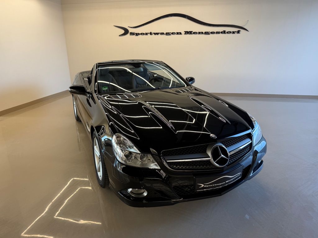 Bild des Angebotes Mercedes-Benz SL 300 Automatik,Navi,Sitzheiz.NUR 49"KM,DEUTSCH