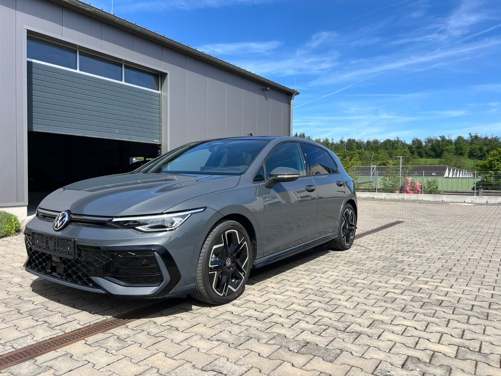 Bild des Angebotes Volkswagen Golf 1.5 eTSI DSG R-Line+18"+Panorama+HeadUp