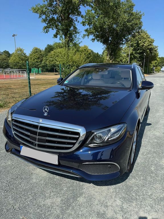 Bild des Angebotes Mercedes-Benz E200 T Com HUD Dist+ Sound 360° LED Stand-Hz AHK