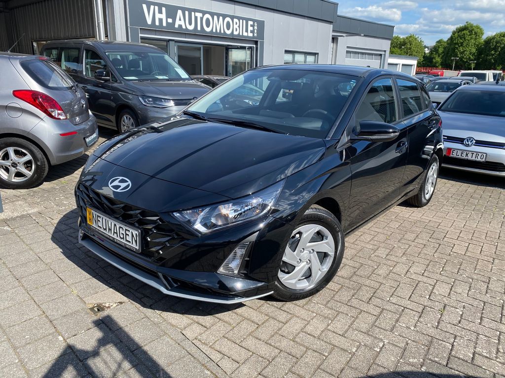 Bild des Angebotes Hyundai i20*NAVI&RÜCKFAHRKAMERA&PDC hi*Lenkrad&Sitzheiz