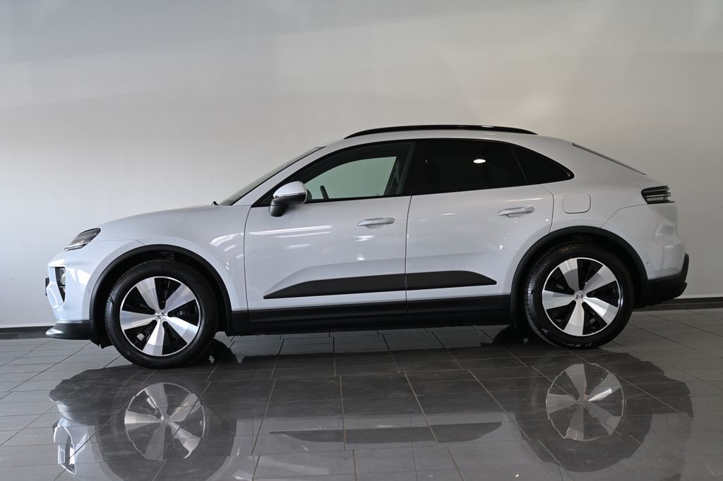 Bild des Angebotes Porsche Macan Electric 100 kWh HUD ACC Leder CarPlay LED