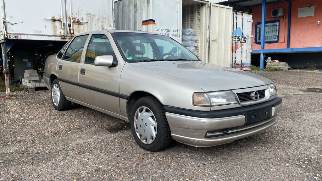 Opel Vectra A - AUTOM. 2.0 - 4/5trg
