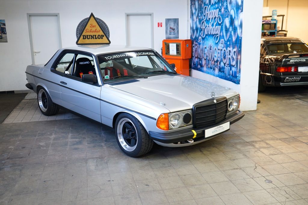 Bild des Angebotes Mercedes-Benz C123 W123 CE 280 Rennwagen Tracktool Neuaufbau
