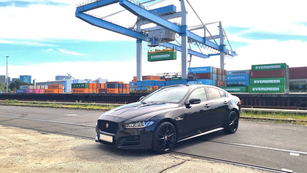 Bild des Angebotes Jaguar XE 20t R-Sport Black Edition | 200 PS | Panorama
