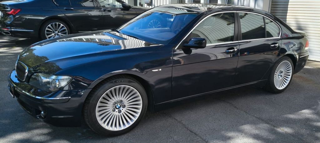 Bild des Angebotes BMW 750i Topzustand Inspektion NEU Softclose usw.