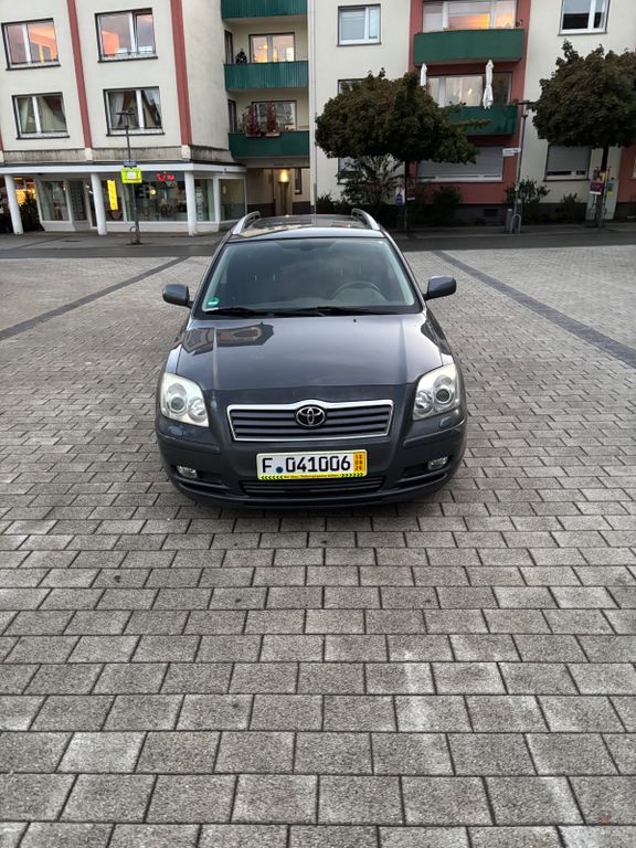 Bild des Angebotes Toyota Avensis Combi Sol 2,2-l-D-CAT Sol