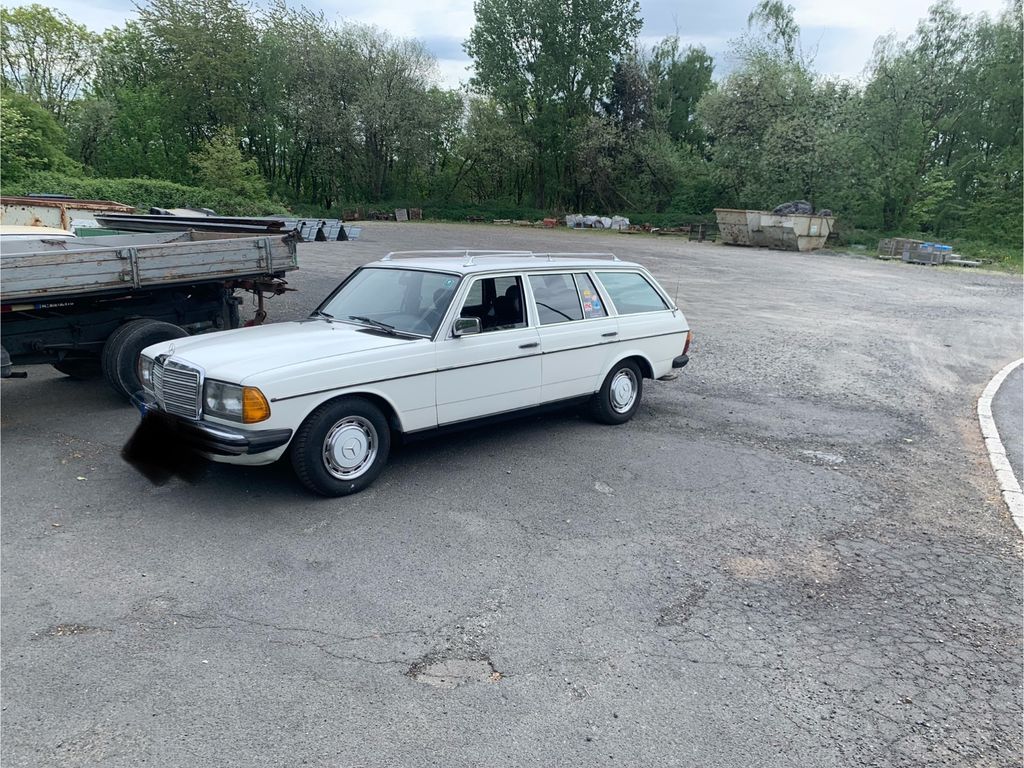 Bild des Angebotes Mercedes-Benz W123 230TE