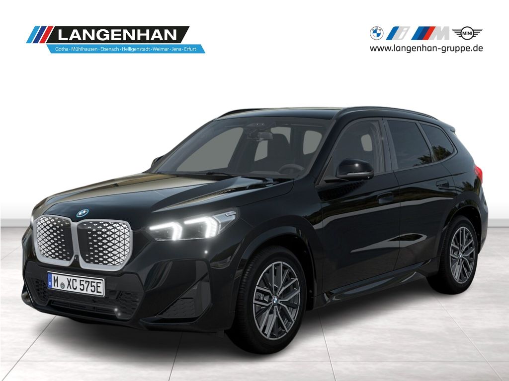 Bild des Angebotes BMW iX1 xDrive30 M Sport HUD AHK Lenkradheizung