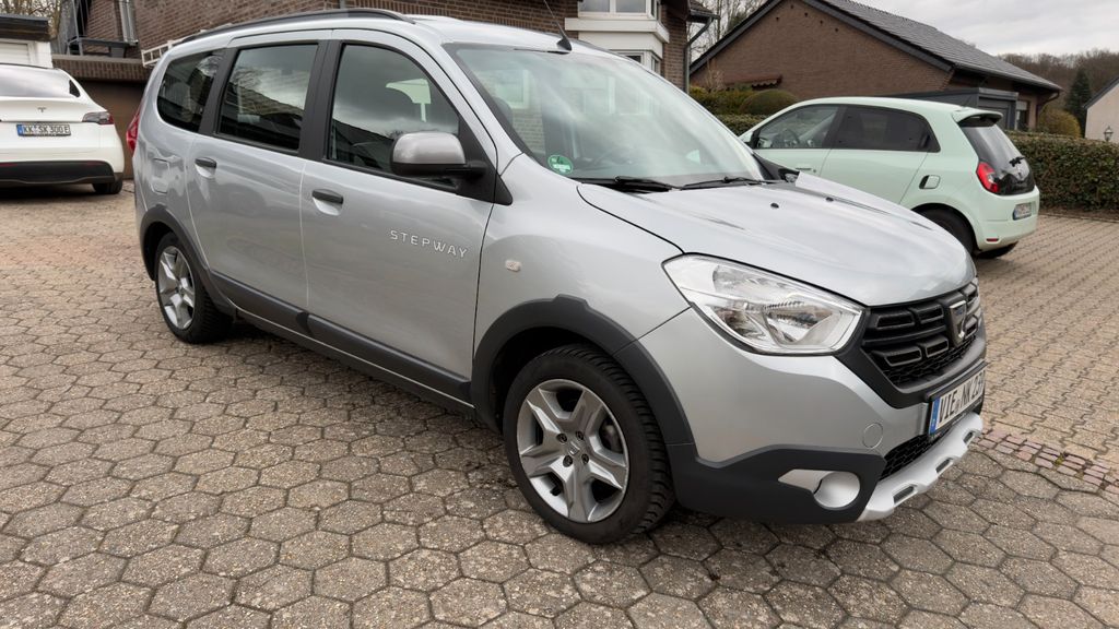 Bild des Angebotes Dacia Lodgy Stepway Plus TCe 130 GPF 7-Sitzer