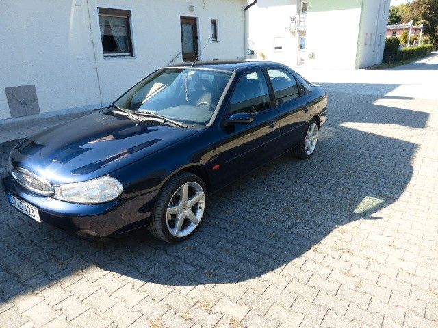 Ford Mondeo 2.5 V6 Ghia