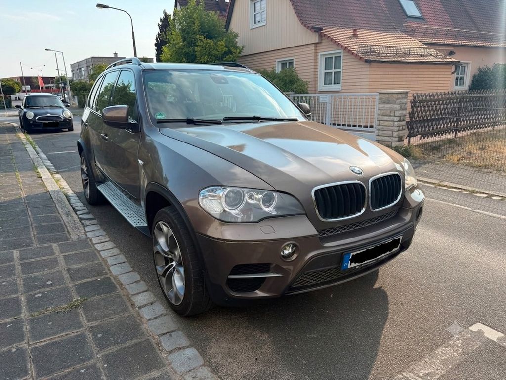 Bild des Angebotes BMW X5 xDrive 3.0d | PANO | SOFT-CLOSE | KEYLESS |