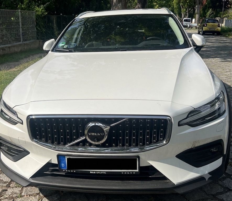 Bild des Angebotes Volvo V60 CC Ultimate B5 B&W AHK Pano 3J.Gar.8x