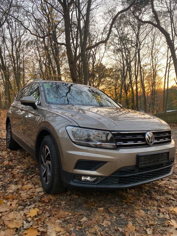 Bild des Angebotes Volkswagen Tiguan 2.0 TSI DSG 4MOTION 1.Hand,Ahk,Tüv neu