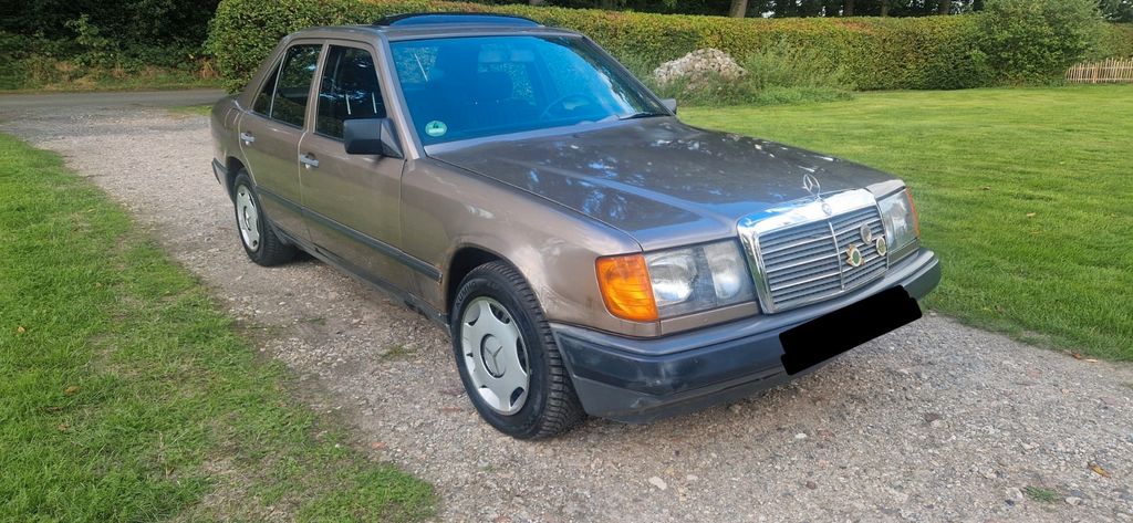Bild des Angebotes Mercedes-Benz E 260 * 1.Hand * Automatikgetriebe