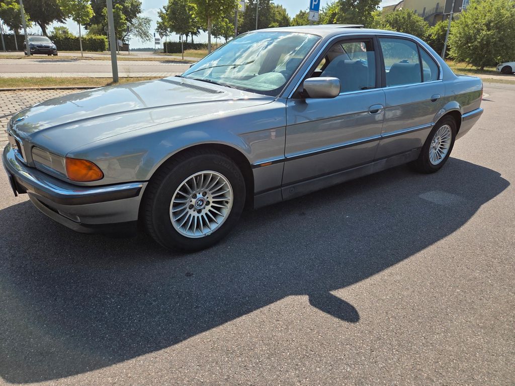 Bild des Angebotes BMW 730i V8 e38
