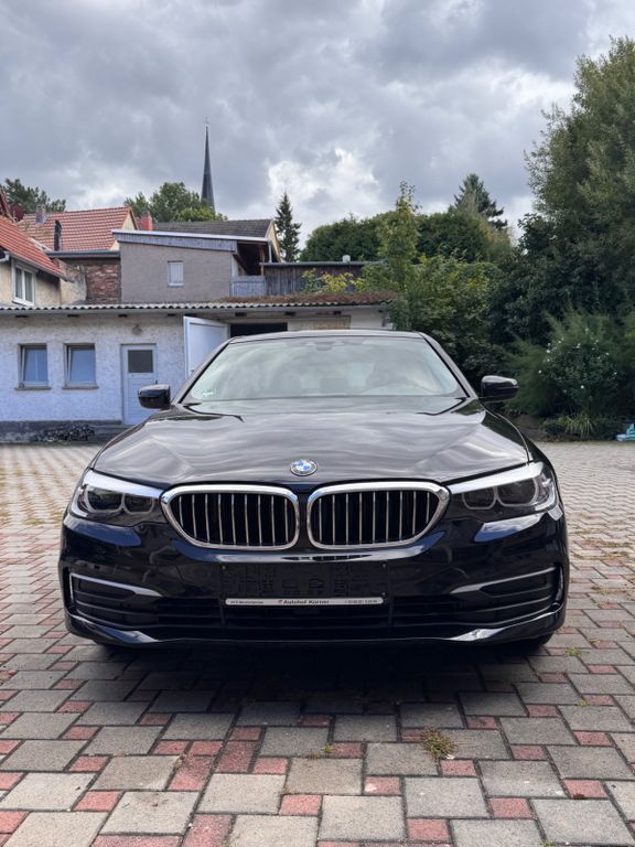 Bild des Angebotes BMW 520d Touring - Navi, LED, Kamera