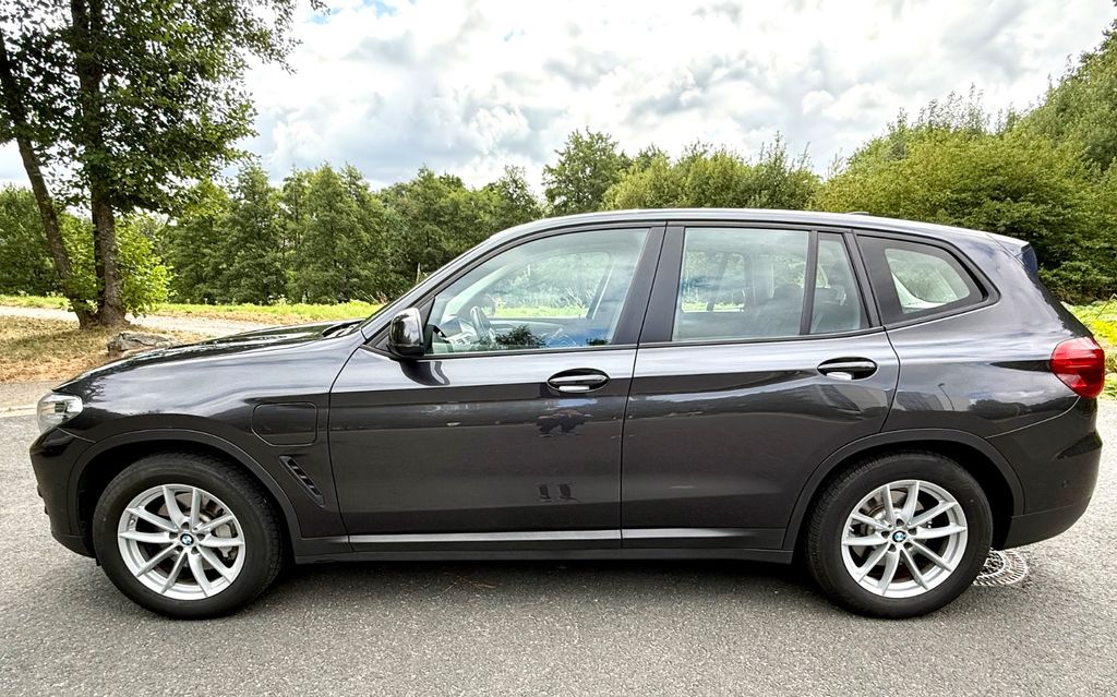 Bild des Angebotes BMW X3 xDrive30e ADVANTAGE AT Sophistograu Allrad