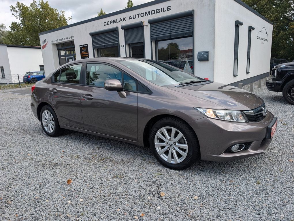 Bild des Angebotes Honda Civic 1.8 i-VTEC Executive nur 68384 km !!!
