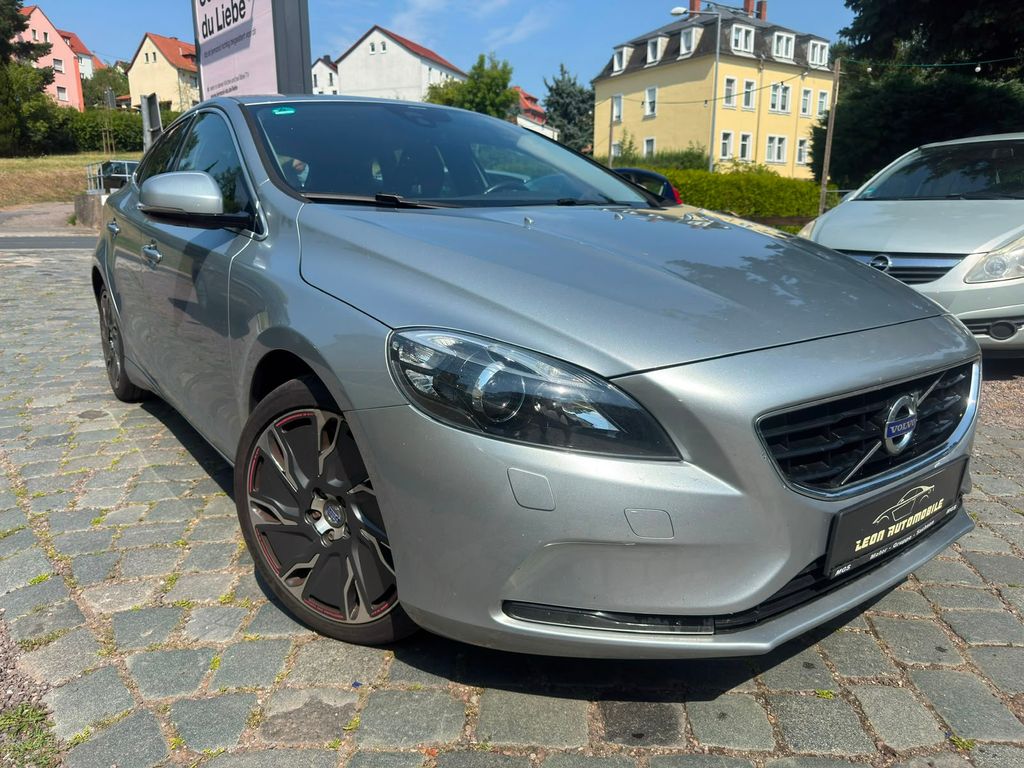 Bild des Angebotes Volvo V40 Momentum