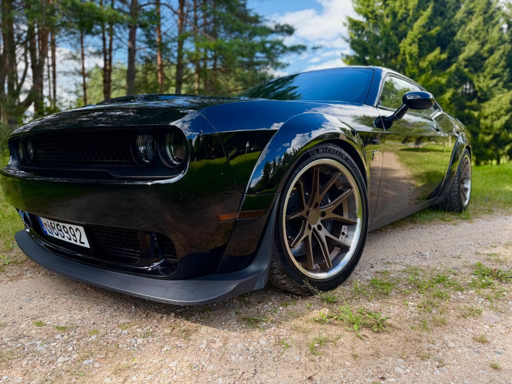Bild des Angebotes Dodge  Challenger  Widebody 6.4L HEMI 6-speed Manual