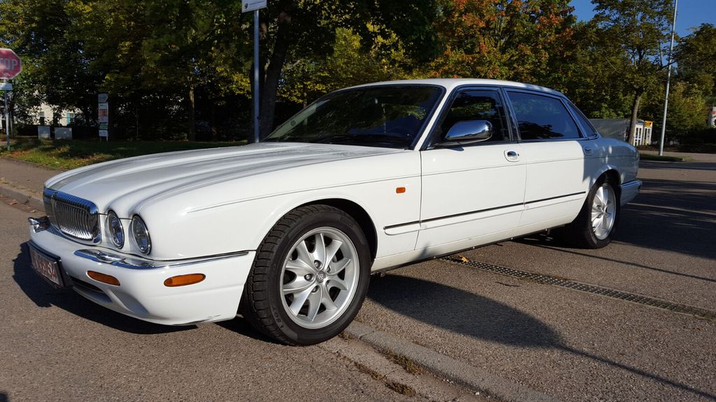 Bild des Angebotes Jaguar Daimler V8 l WEISS Sehr selten