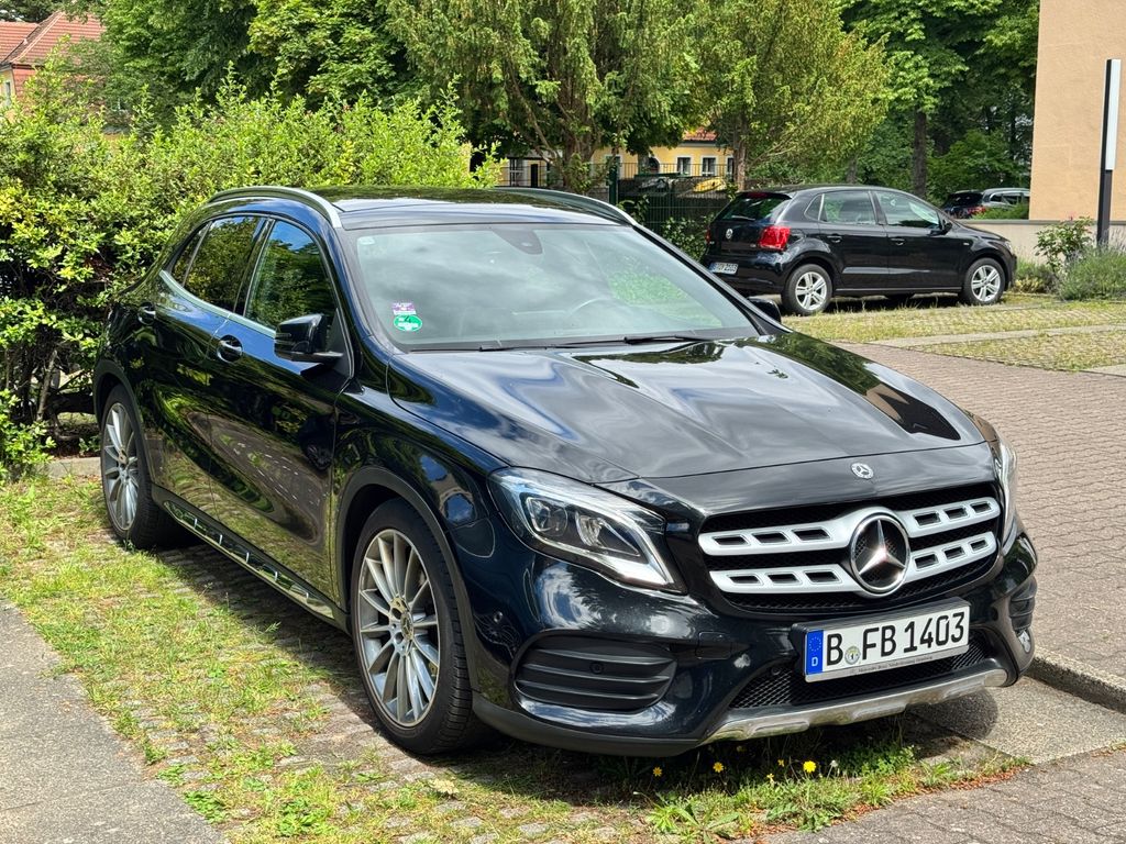 Bild des Angebotes Mercedes-Benz GLA 250 4MATIC DCT AMG Line Pano Sportfahrwerk