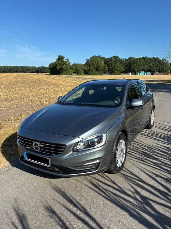 Bild des Angebotes Volvo V60 D4 Geartronic Linje Svart Linje Svart