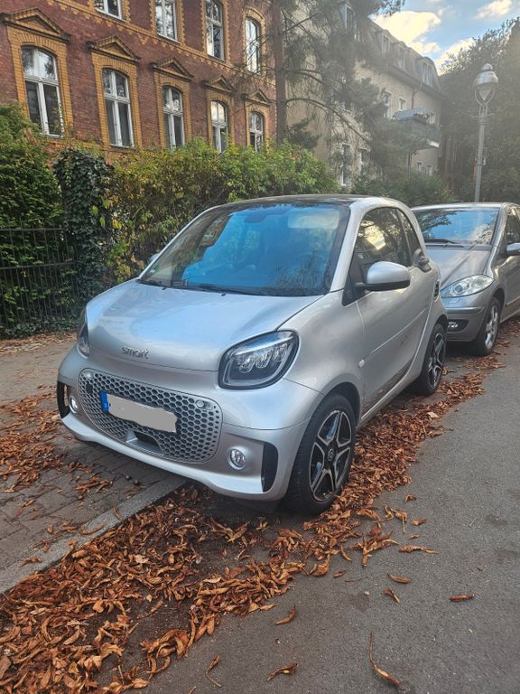 Smart ForTwo coupé 60kW EQ Batterie - Vollausstattung