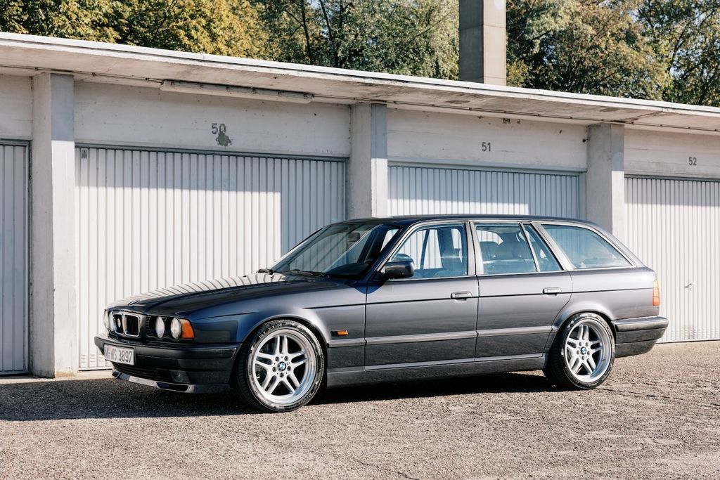 Bild des Angebotes BMW E34 525i Touring Executive - restauriert