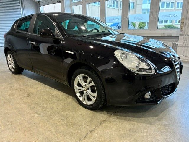 Bild des Angebotes Alfa Romeo Giulietta Turismo, Winter+Sommerreifen, TÜV neu