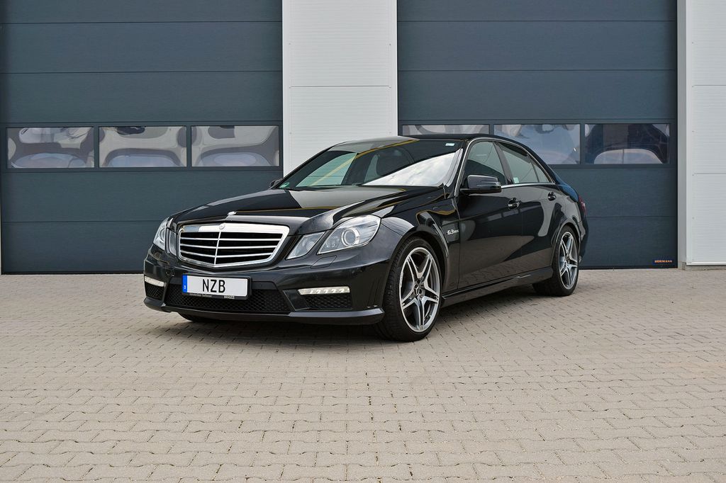 Bild des Angebotes Mercedes-Benz E 63 AMG Performance Package SOFORT