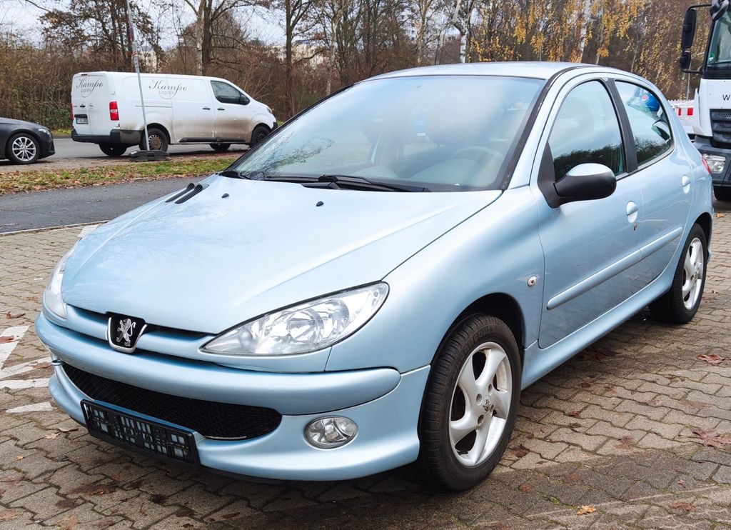 Bild des Angebotes Peugeot 206 1.4 Tendance 75, neu TÜV, Klima.