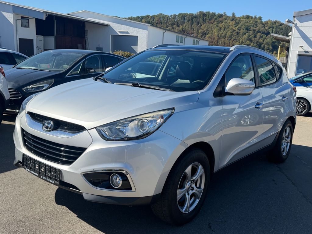 Hyundai ix35 Style AWD*NEU*TÜV*NAVI*Sitzhei*hinten*