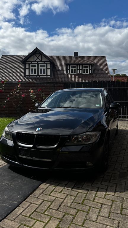 Bild des Angebotes BMW 318i -