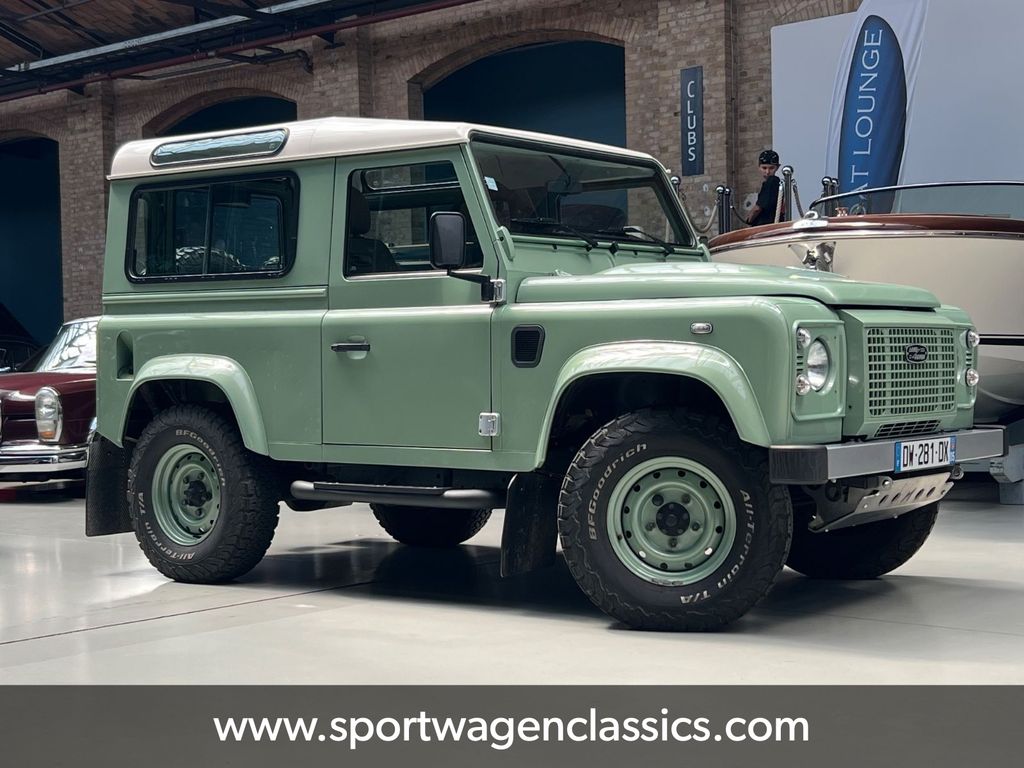 Bild des Angebotes Land Rover Defender 90 2,2 TD4 Heritage Edition