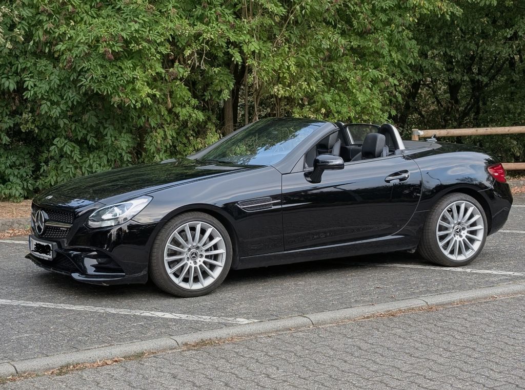 Bild des Angebotes Mercedes-Benz SLC 300 AMG Line, top Ausstattung