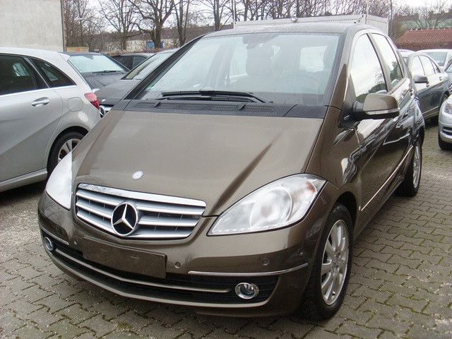 Bild des Angebotes Mercedes-Benz A 200 ELEGANCE Automatik / Aktiver Park-Assist.