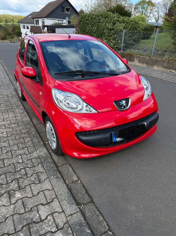 Bild des Angebotes Peugeot 107 Filou 70 Filou