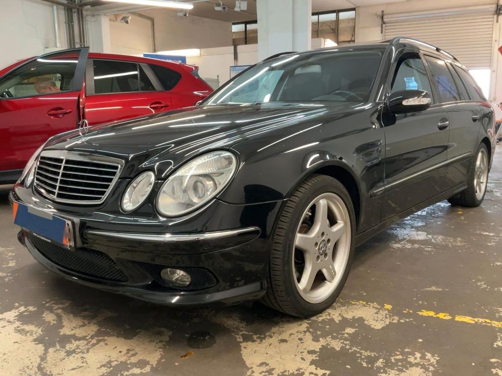 Bild des Angebotes Mercedes-Benz E 500 T +BI-XEN.+AMG-PAKET+HARMAN+S.DACH+DEUTSCH