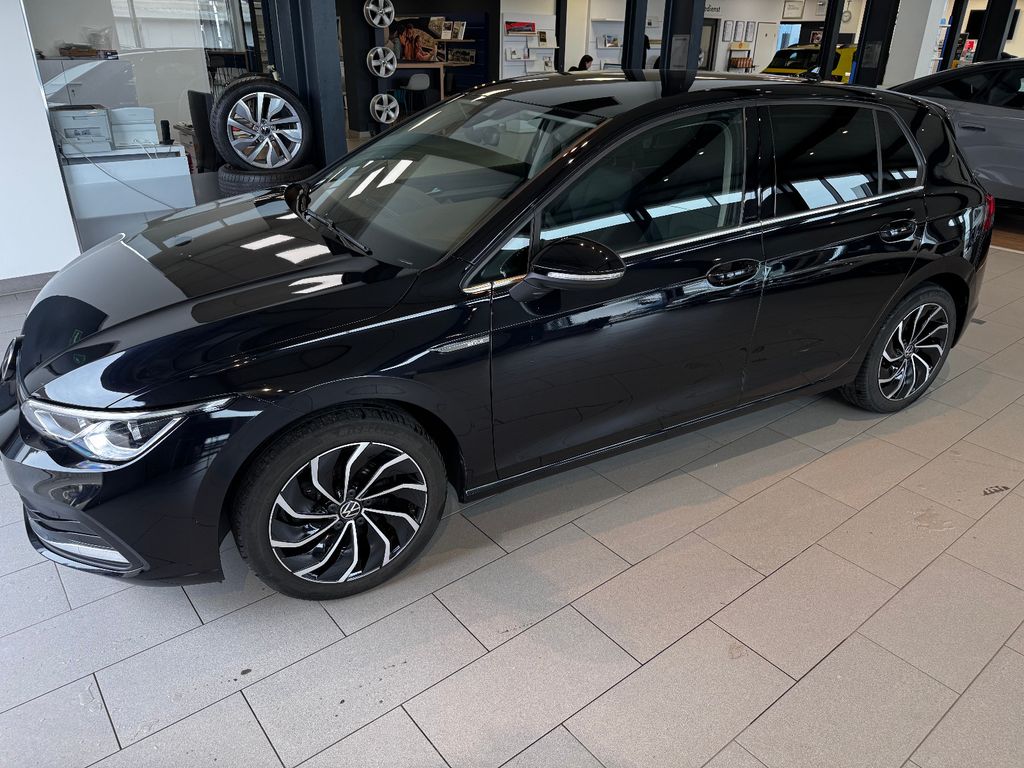 Bild des Angebotes Volkswagen Golf VIII Lim. Style, Travel Assist,DAB, ACC