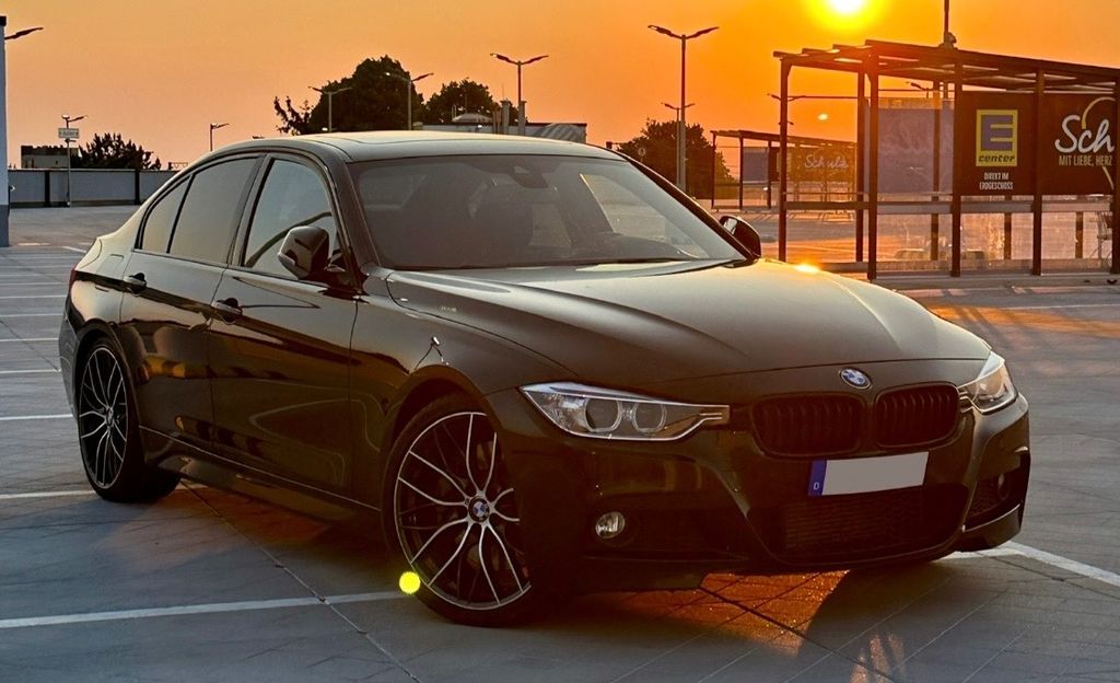 Bild des Angebotes BMW 328i F30  Saphirschwarz M Paket  H&K RFK CarPlay