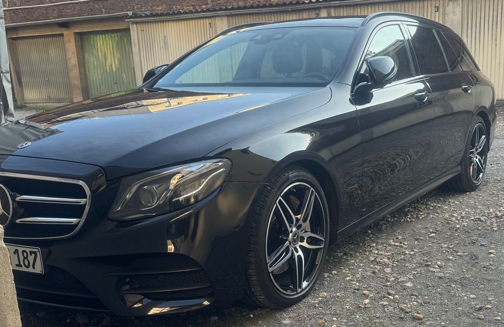 Bild des Angebotes Mercedes-Benz E 400 4MATIC T Autom. AMG Line Panoramadach