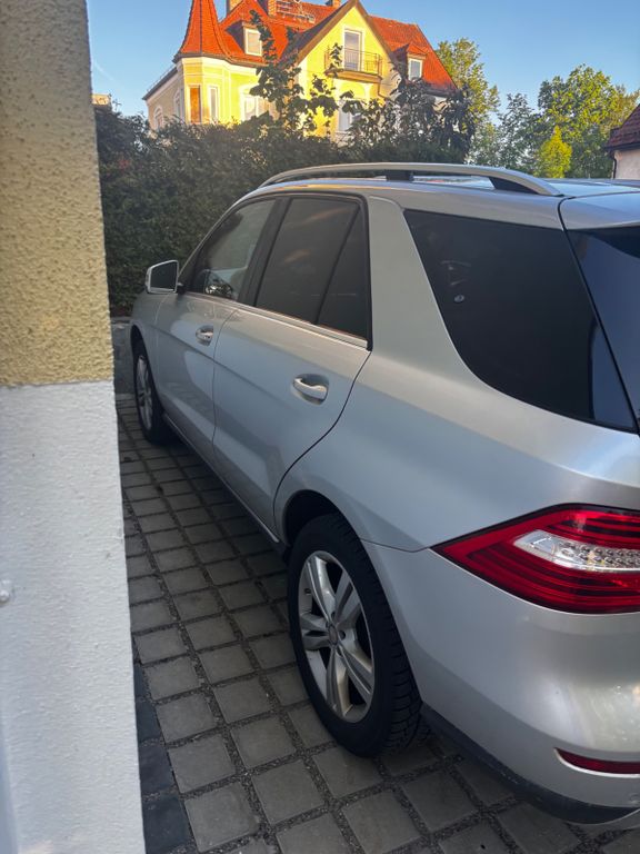 Bild des Angebotes Mercedes-Benz ML 350 BlueTEC 4MATIC - Tüv Neu, Standheizung