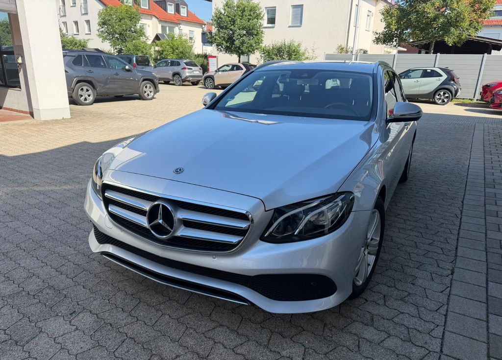 Bild des Angebotes Mercedes-Benz E-Klasse  T-Modell 220d