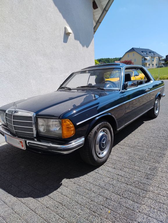 Bild des Angebotes Mercedes-Benz 230 CE, Top Ausstattung und Historie, Scheckheft