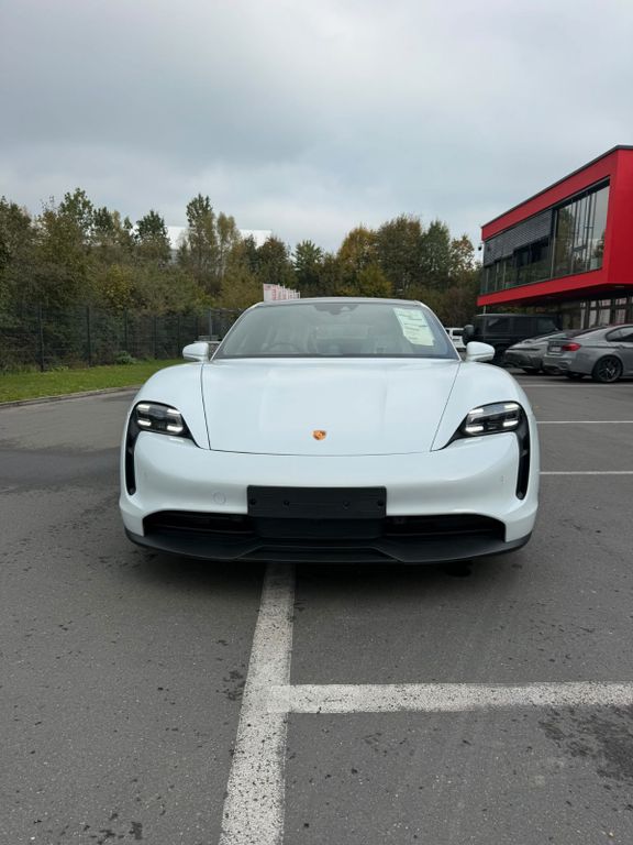 Bild des Angebotes Porsche Taycan Surround View/SportChrono/Panorama/RHD